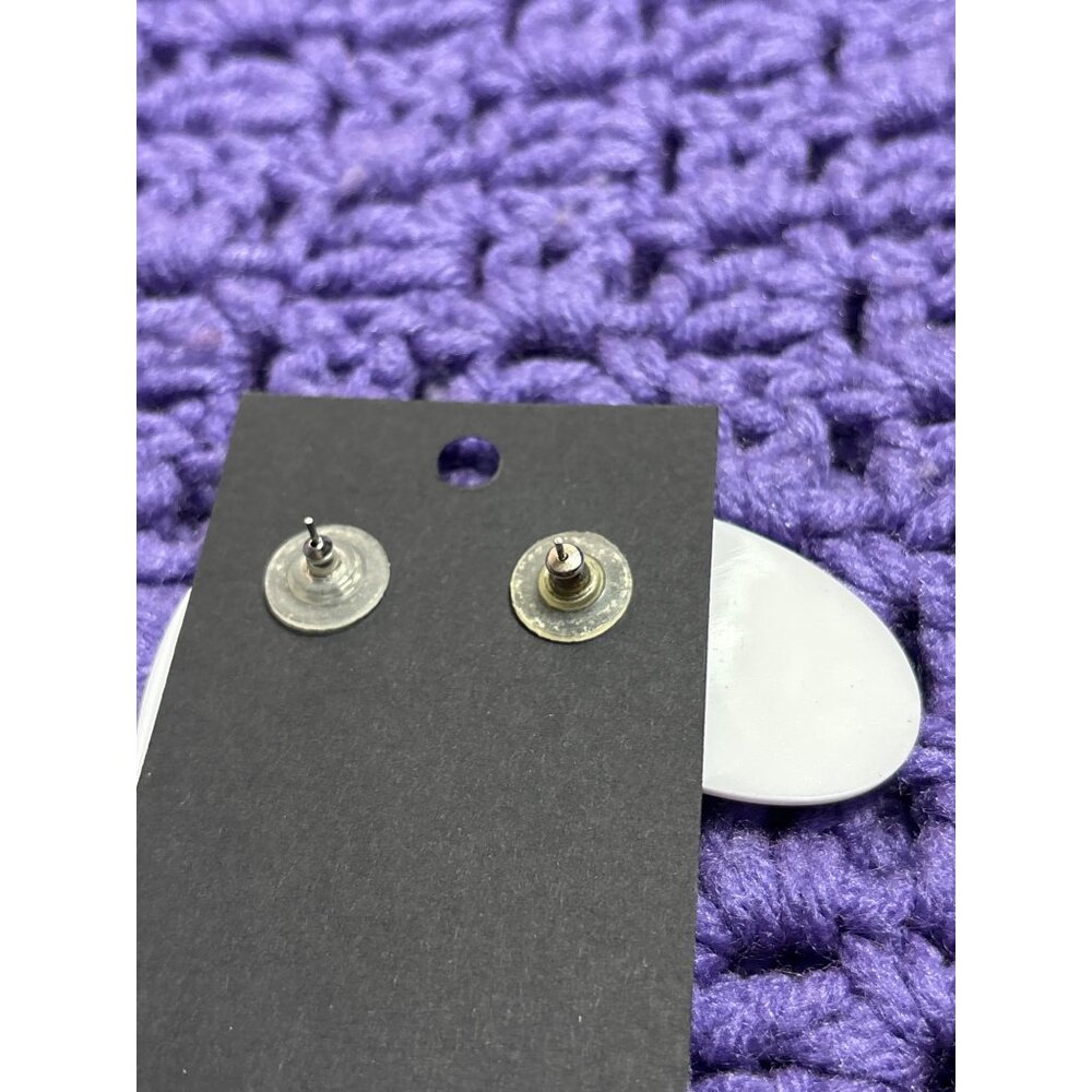 Vintage white Plastic Oval Stud Earrings Statement 1.75 inches Long - Picture 2 of 2